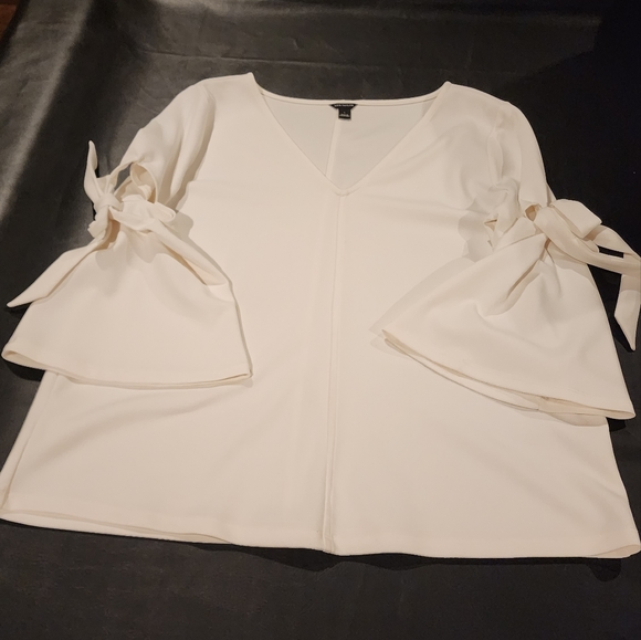 Ann Taylor Blouse with bell sleeves - Winter White - Size Large - Picture 6 of 7